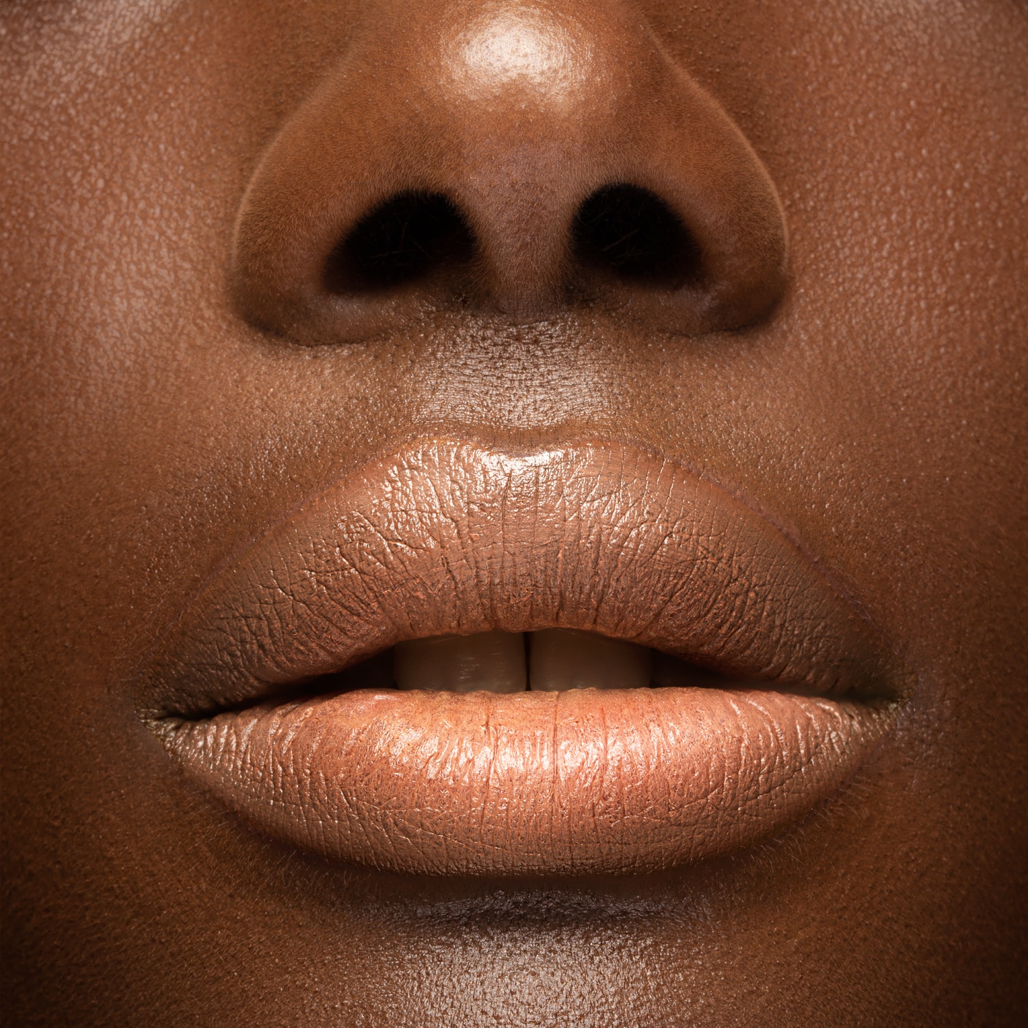I NEED A NUDE (BARRA DE LABIOS)